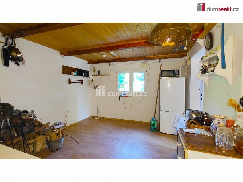 Prodej  chaty 65 m^2 Praha-Benice, Praha-Benice 