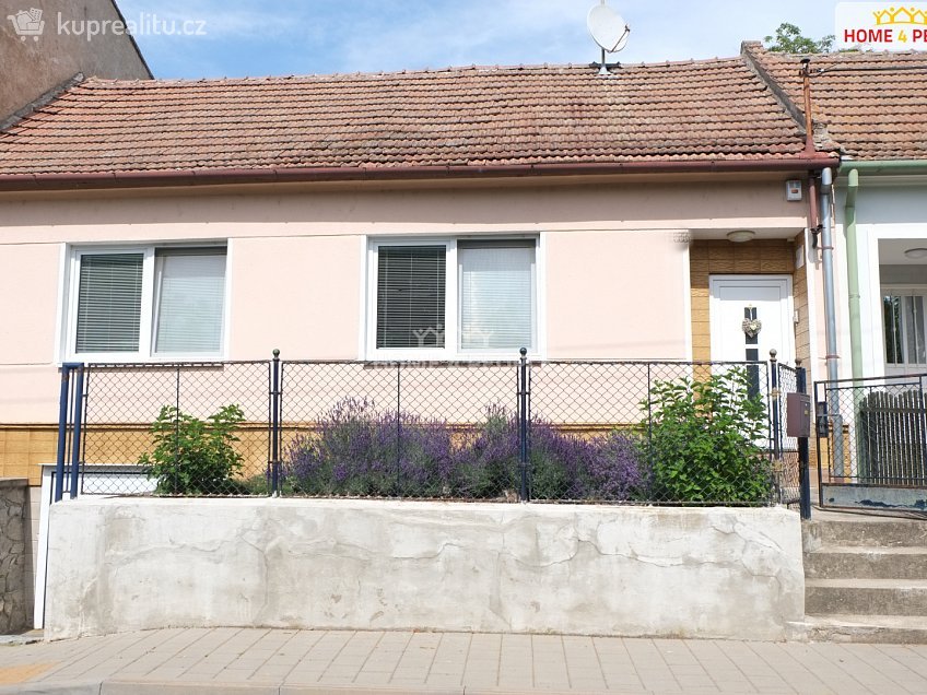 Prodej  rodinného domu 310 m^2 U rybníka, Troubsko 
