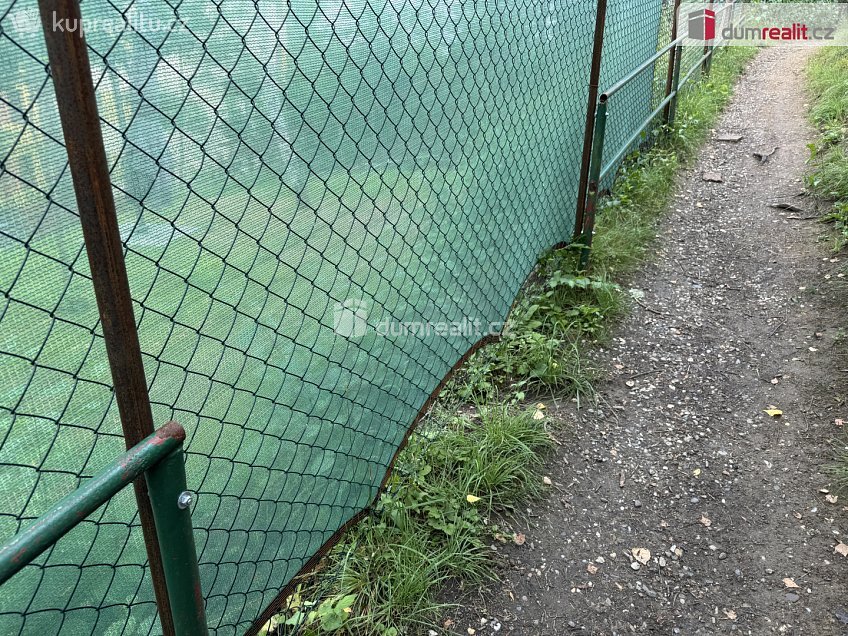 Pronájem  zahrady 150 m^2 Lutovítova, Kralupy nad Vltavou 