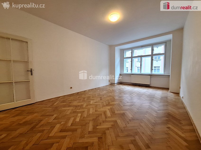 Pronájem bytu 3+1 105 m^2 Kolínská, Praha 3 