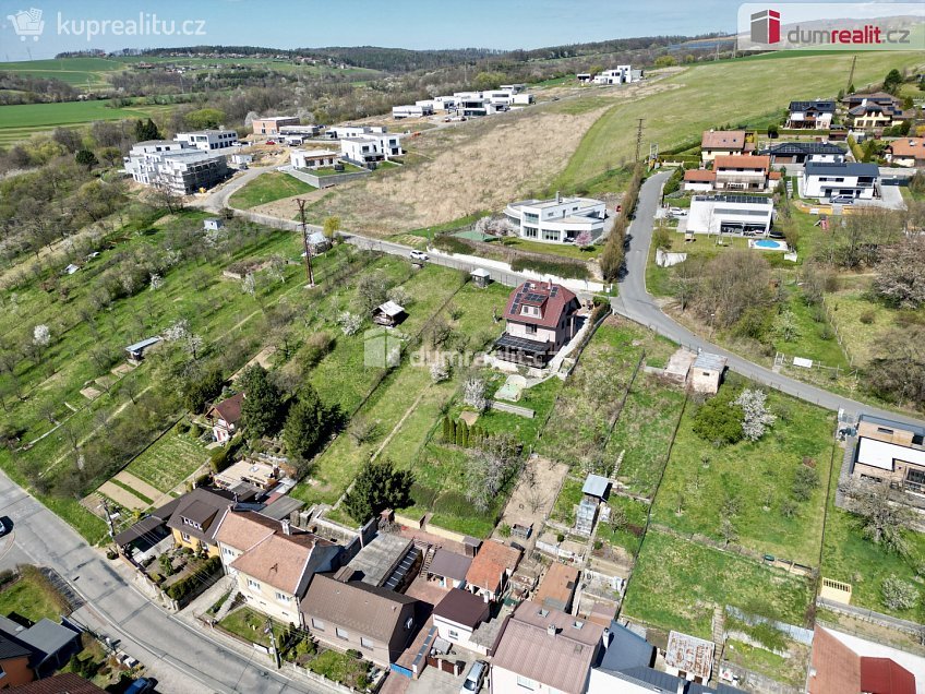 Prodej  stavebního pozemku 722 m^2 Nad Humny, Zlín 