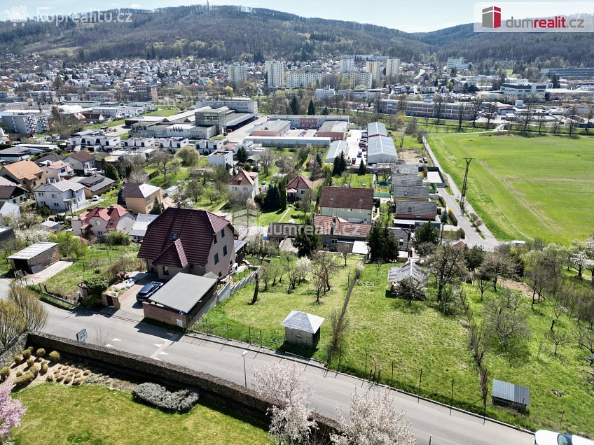 Prodej  stavebního pozemku 722 m^2 Nad Humny, Zlín 