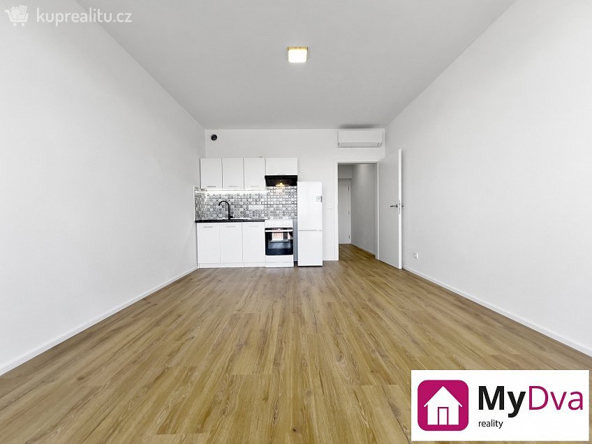 Pronájem bytu 1+kk 29 m^2 Jarošova, Znojmo 