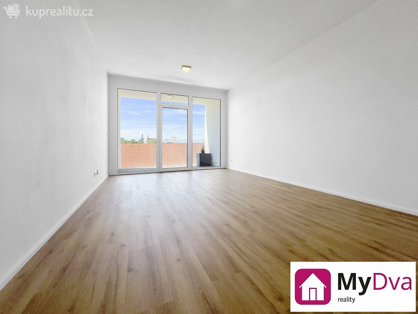 Pronájem bytu 1+kk 29 m^2 Jarošova, Znojmo 