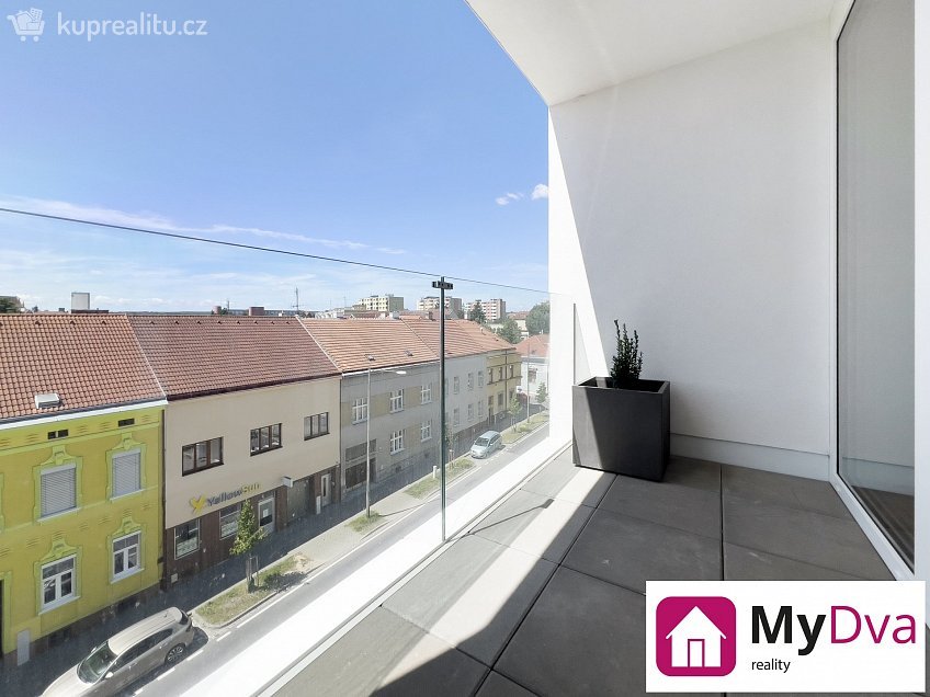 Pronájem bytu 1+kk 29 m^2 Jarošova, Znojmo 