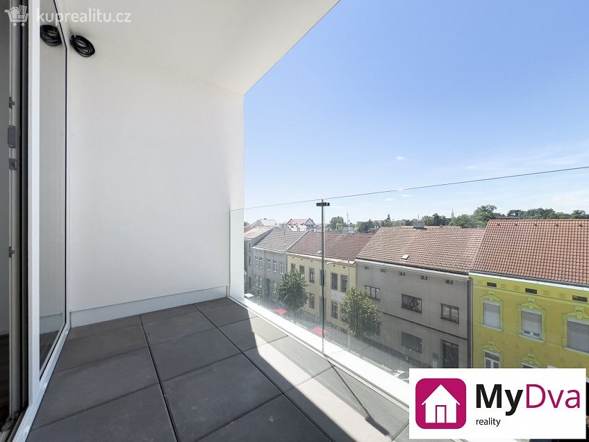 Pronájem bytu 1+kk 29 m^2 Jarošova, Znojmo 