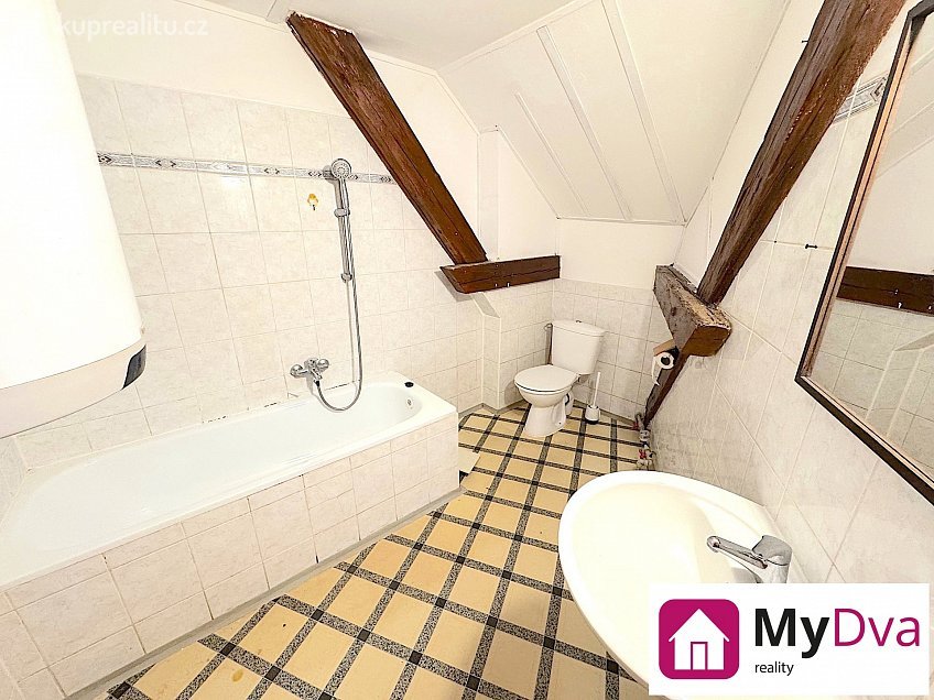 Pronájem bytu 3+1 92 m^2 Mariánské náměstí, Znojmo 
