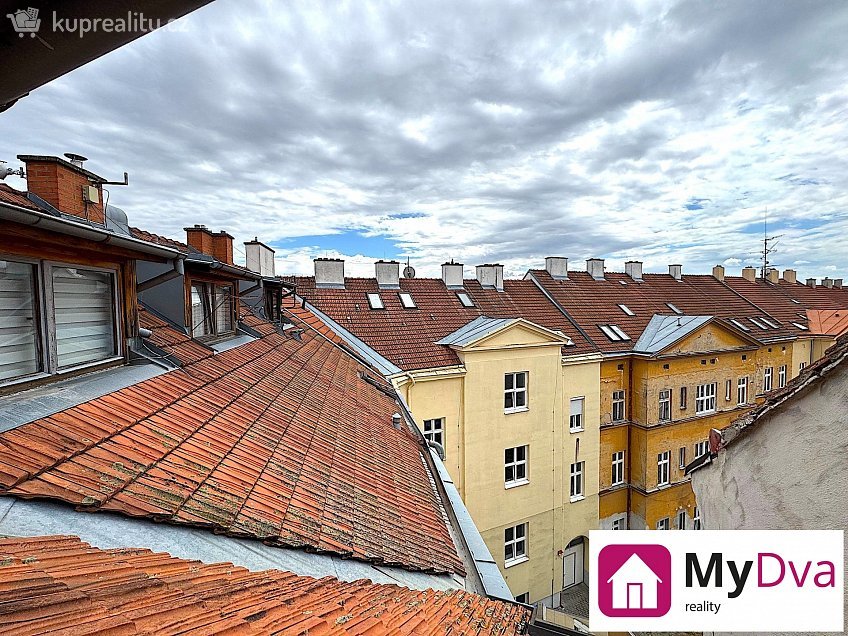 Pronájem bytu 3+1 92 m^2 Mariánské náměstí, Znojmo 
