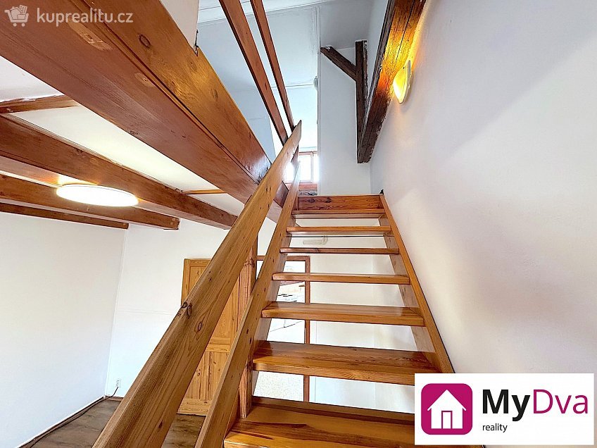 Pronájem bytu 3+1 92 m^2 Mariánské náměstí, Znojmo 