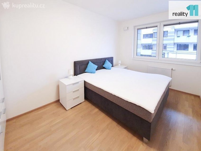 Pronájem bytu 4+kk 119 m^2 Pod stolovou horou, Praha 5 