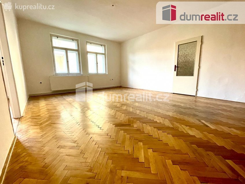 Pronájem bytu 2+1 75 m^2 Dolní náměstí, Opava 