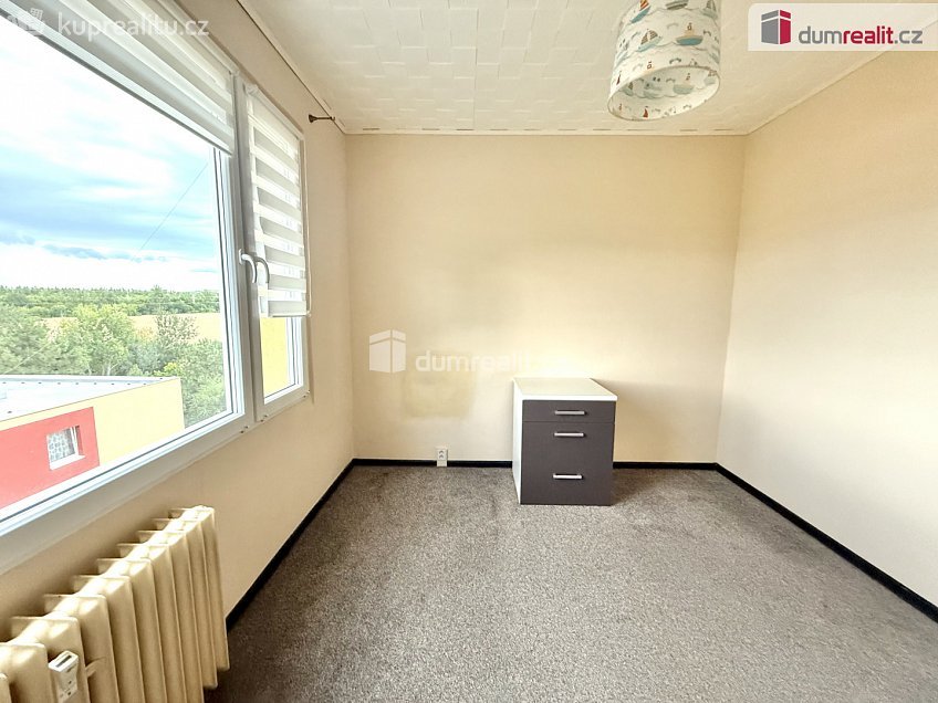 Pronájem bytu 3+1 64 m^2 Sídliště Za Chlumem, Bílina 