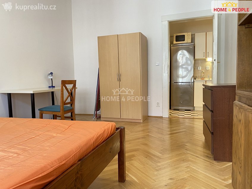 Pronájem bytu 2+1 52 m^2 Biskupcova, Praha 3 