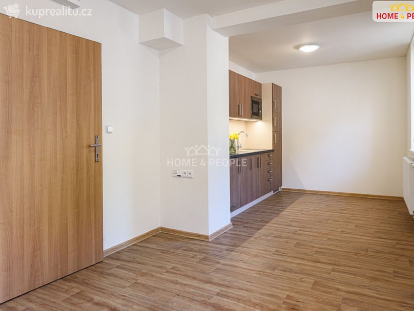 Prodej bytu 2+kk 45 m^2 Všemina, Všemina 