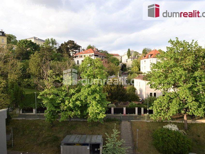 Prodej bytu 1+kk 27 m^2 Perucká, Praha 2 