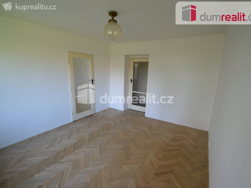 Pronájem bytu 2+1 52 m^2 Houdova, Praha 5 