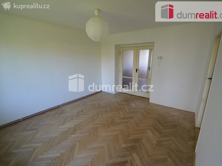 Pronájem bytu 2+1 52 m^2 Houdova, Praha 5 