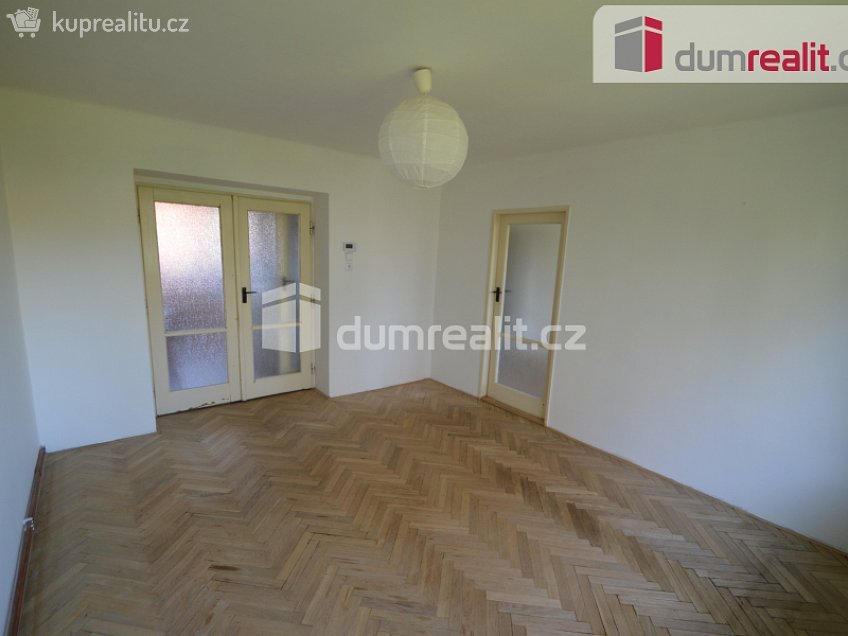 Pronájem bytu 2+1 52 m^2 Houdova, Praha 5 