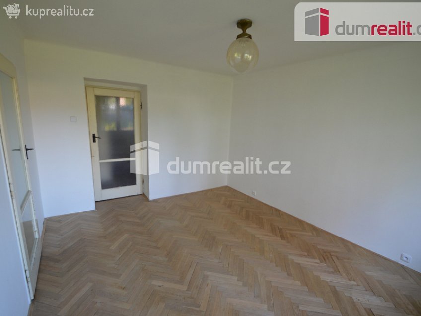 Pronájem bytu 2+1 52 m^2 Houdova, Praha 5 