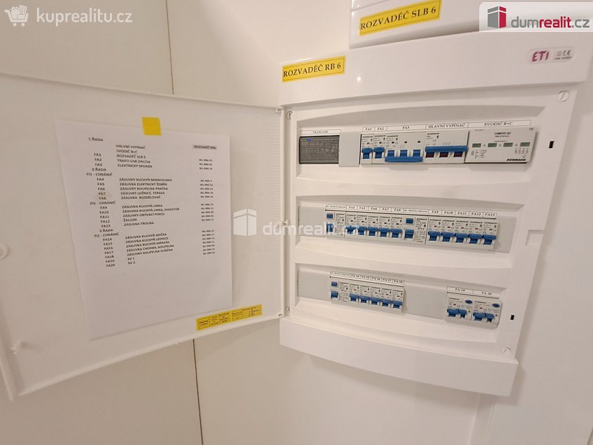 Pronájem bytu 2+kk 50 m^2 Stehlíkova, Praha-Suchdol 