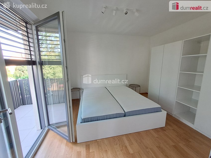Pronájem bytu 2+kk 50 m^2 Stehlíkova, Praha-Suchdol 