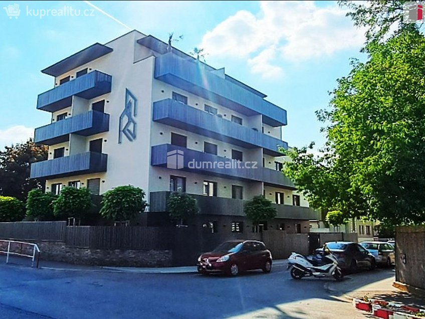 Pronájem bytu 2+kk 50 m^2 Stehlíkova, Praha-Suchdol 