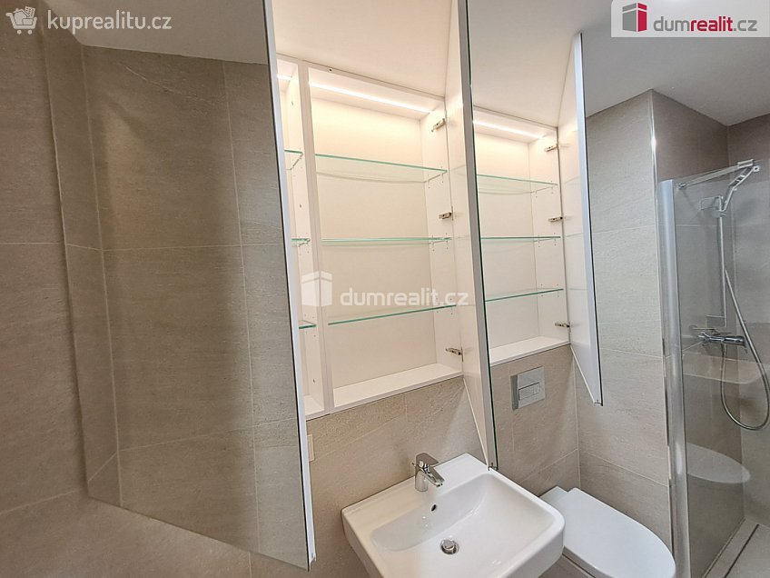 Pronájem bytu 2+kk 50 m^2 Stehlíkova, Praha-Suchdol 