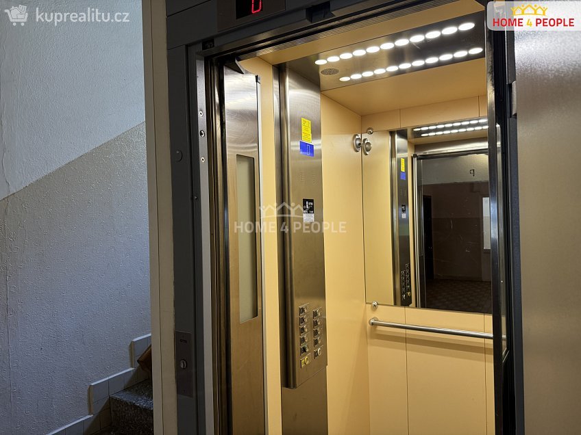 Pronájem bytu 1+kk 30 m^2 Národní, Prachatice 
