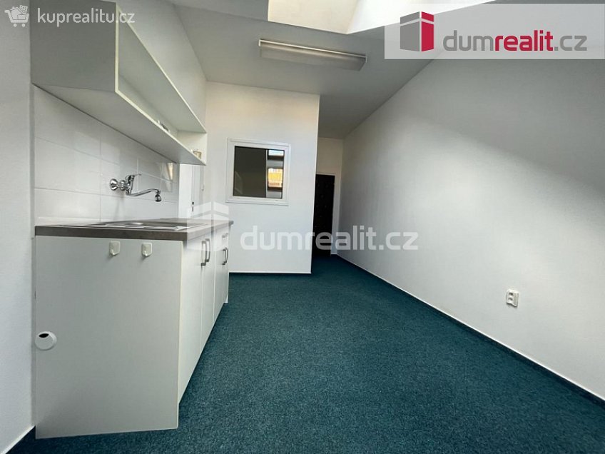 Pronájem  kanceláře 52 m^2 Krnovská, Opava 