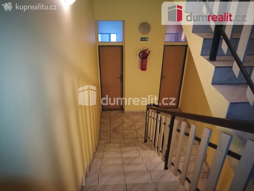 Pronájem  kanceláře 17 m^2 Krnovská, Opava 