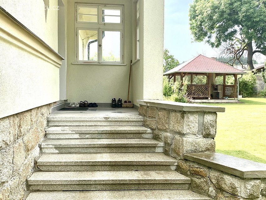 Prodej  rodinného domu 271 m^2 Za Školou 342, Skalná 