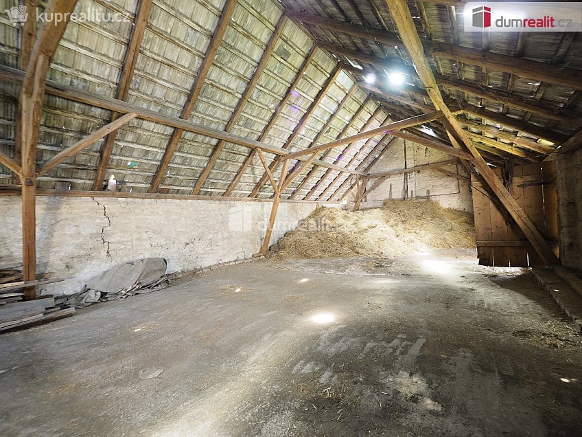 Prodej  usedlosti 95 m^2 Děčany, Děčany 