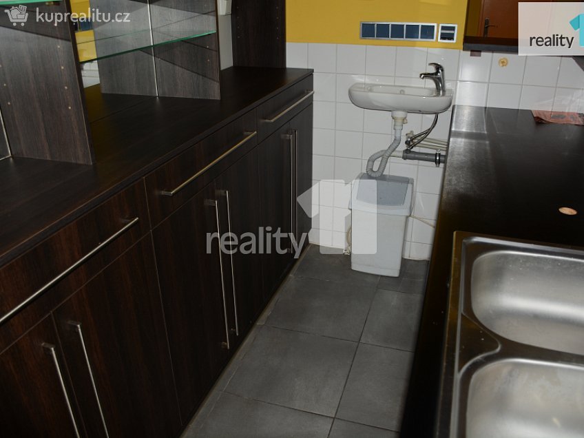 Prodej  komerční reality 34 m^2 Chebská, Karlovy Vary 
