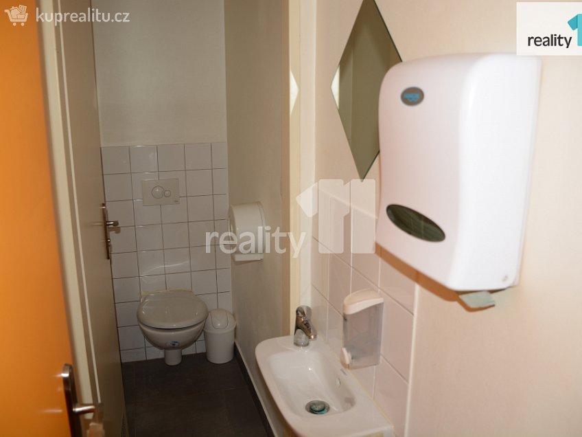 Prodej  komerční reality 34 m^2 Chebská, Karlovy Vary 