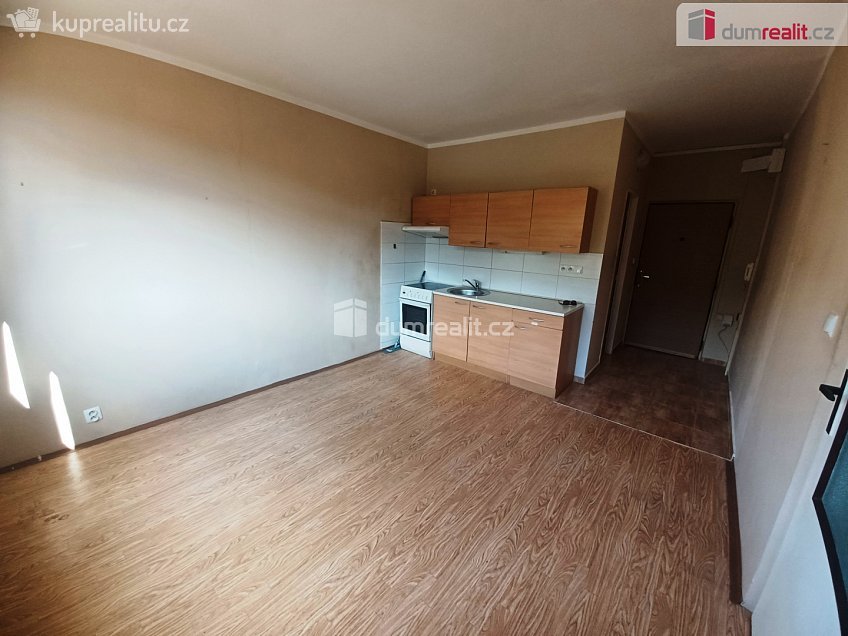 Pronájem bytu 1+1 35 m^2 Na Pěšině, Děčín 