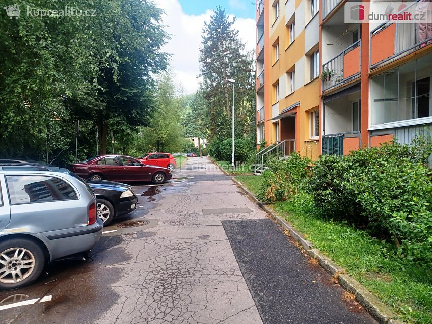 Pronájem bytu 1+1 35 m^2 Na Pěšině, Děčín 