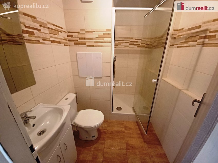 Pronájem bytu 1+1 35 m^2 Na Pěšině, Děčín 