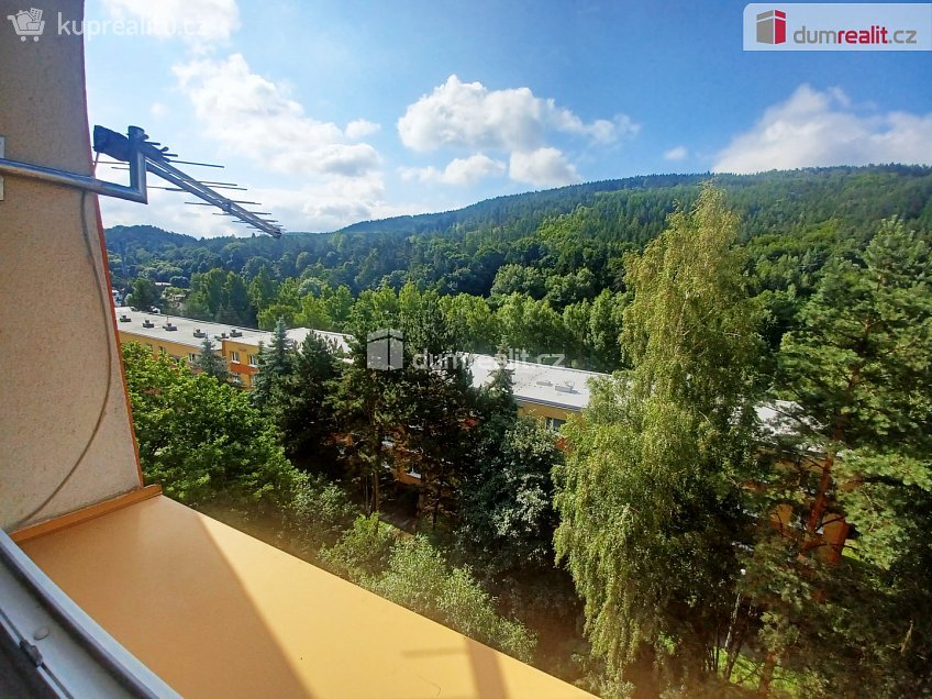 Pronájem bytu 1+1 35 m^2 Na Pěšině, Děčín 