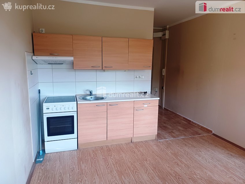 Pronájem bytu 1+1 35 m^2 Na Pěšině, Děčín 