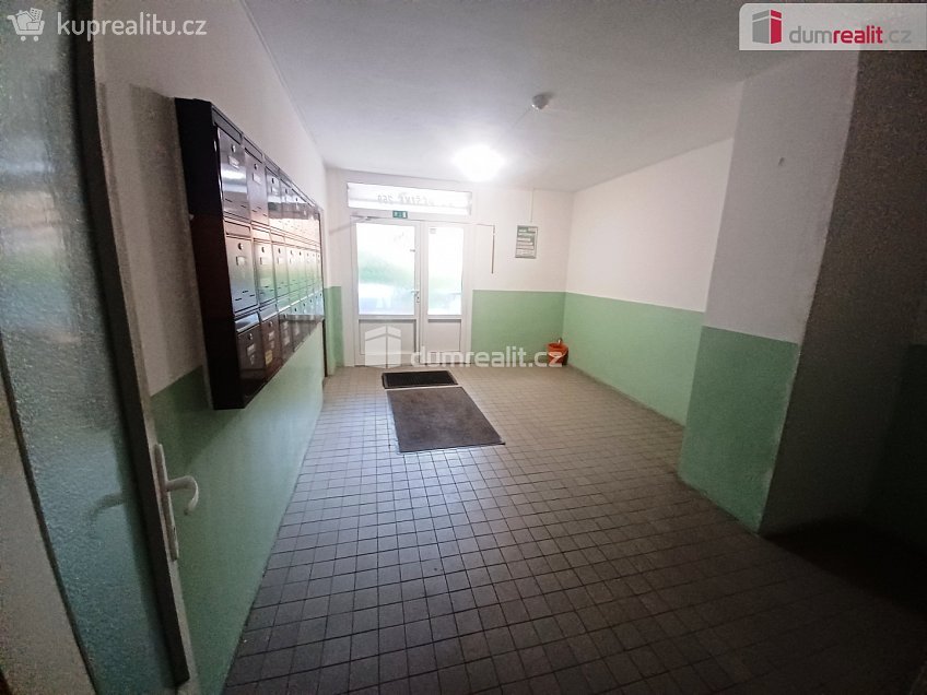 Pronájem bytu 1+1 35 m^2 Na Pěšině, Děčín 