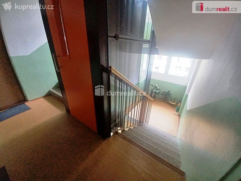 Pronájem bytu 1+1 35 m^2 Na Pěšině, Děčín 