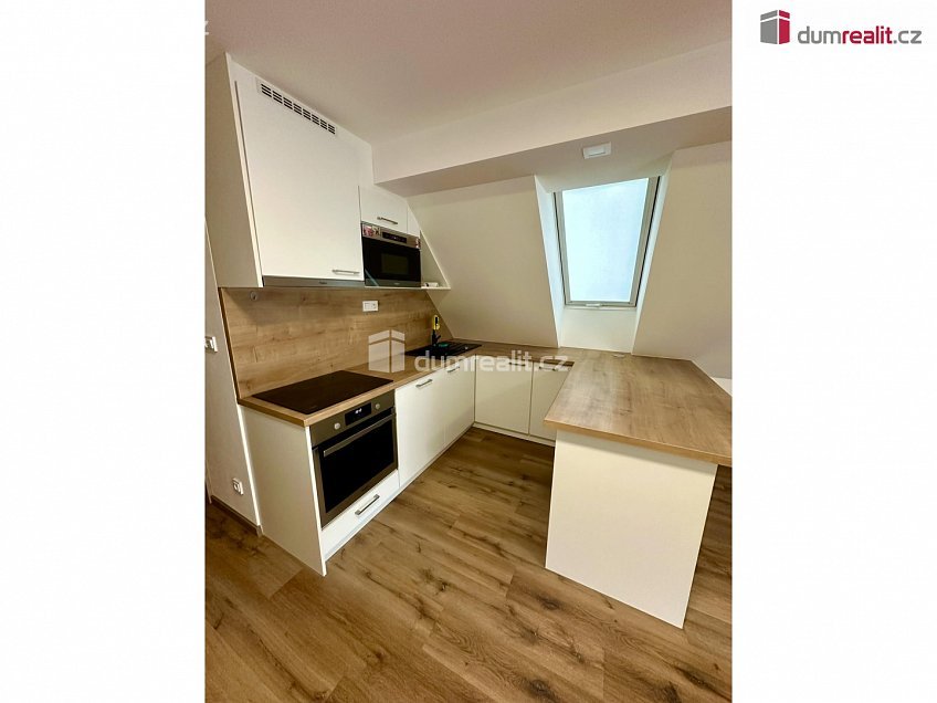 Pronájem bytu 2+kk 41 m^2 Dlouhá, Slušovice 