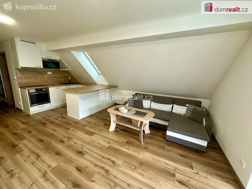 Pronájem bytu 2+kk 41 m^2 Dlouhá, Slušovice 