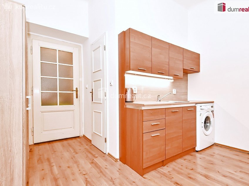 Prodej bytu 1+kk 21 m^2 Horní, Praha 4 