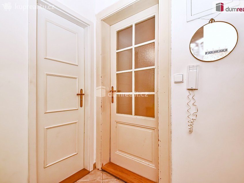 Prodej bytu 1+kk 21 m^2 Horní, Praha 4 