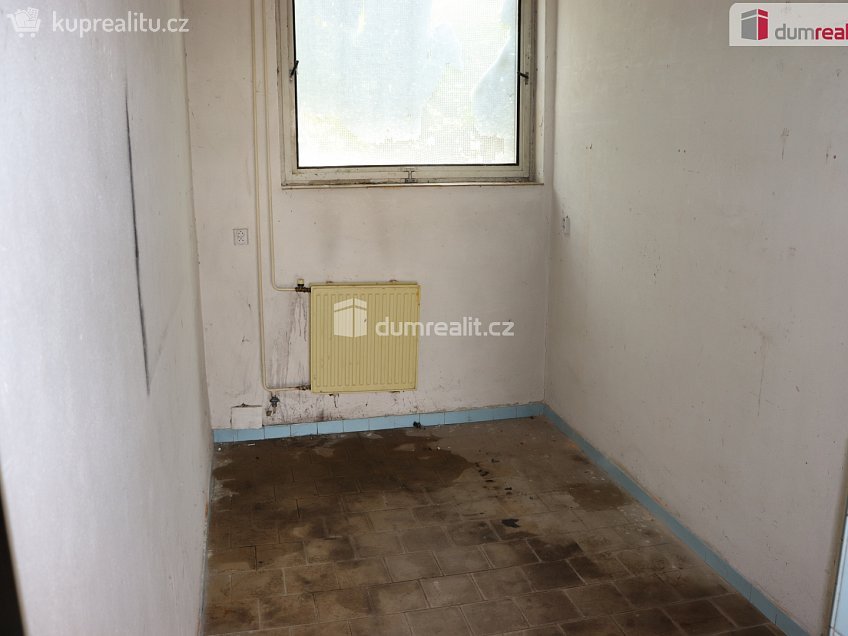 Pronájem  garáže 61 m^2 Husova, Podivín 