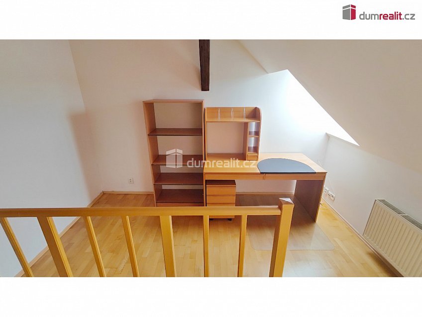 Pronájem bytu 4+1 131 m^2 Zúžená, Praha 6 