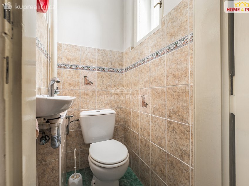 Pronájem  rodinného domu 105 m^2 Jihozápadní IV, Praha 4 