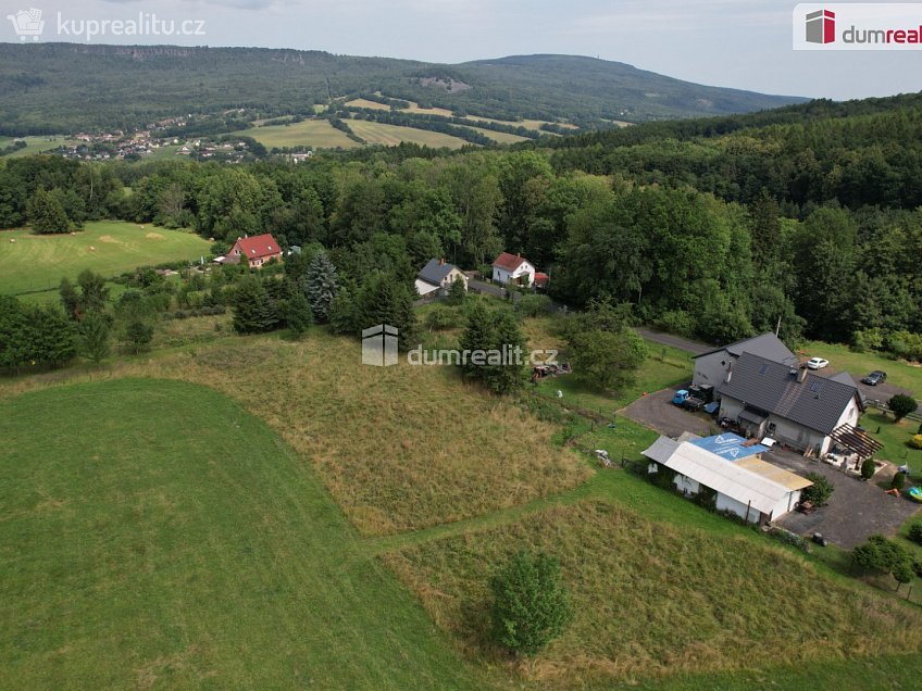 Prodej  stavebního pozemku 4227 m^2 Libouchec, Libouchec 