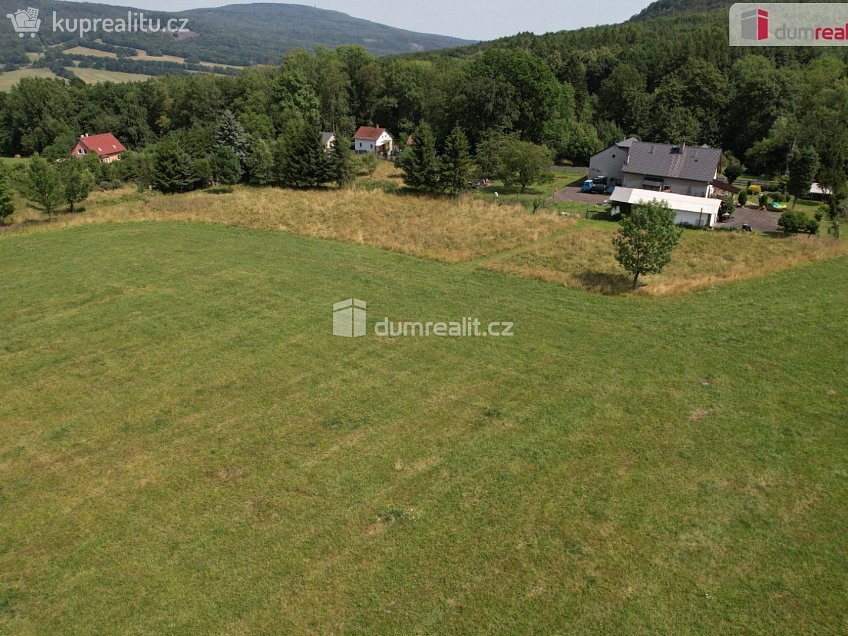 Prodej  stavebního pozemku 4227 m^2 Libouchec, Libouchec 